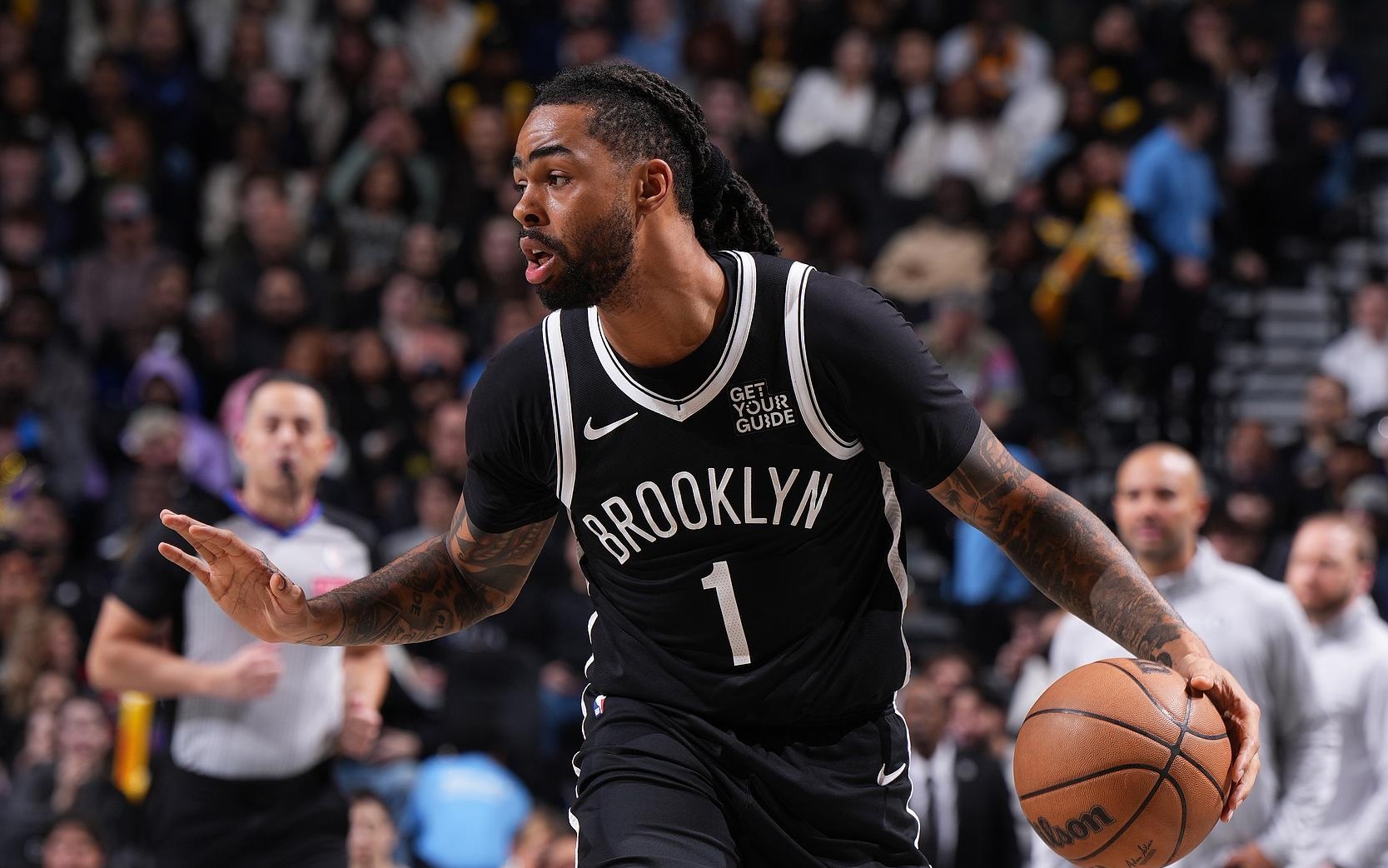 火力全开！孙颖莎王楚钦直落三局击败法国组合，助中国队先拿3分（孙颖莎／王楚钦三局横扫法国组合，助国乒率先拿下3分）