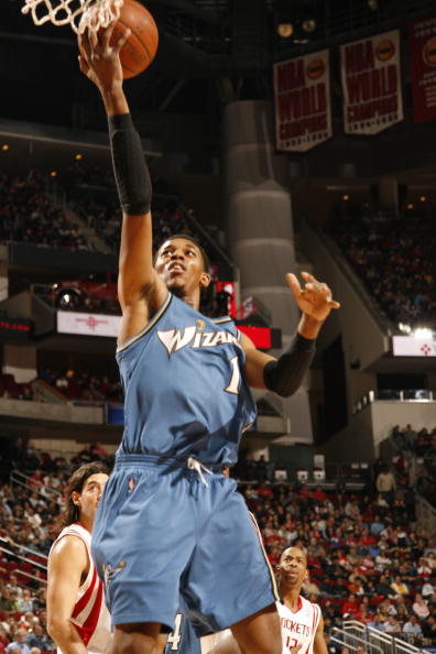 拜仁慕尼黑迎战里斯本竞技：欧冠小组赛终极对决（欧冠小组赛焦点战：拜仁慕尼黑对阵里斯本竞技）