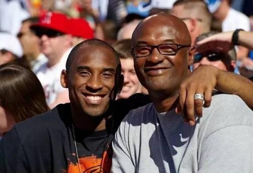 队记：杨瀚森用力过猛后明显沉稳 里斯表现不佳为他提供练级机会（队记：杨瀚森由用力过猛转为稳健，里斯低迷为其“练级”腾出空间）