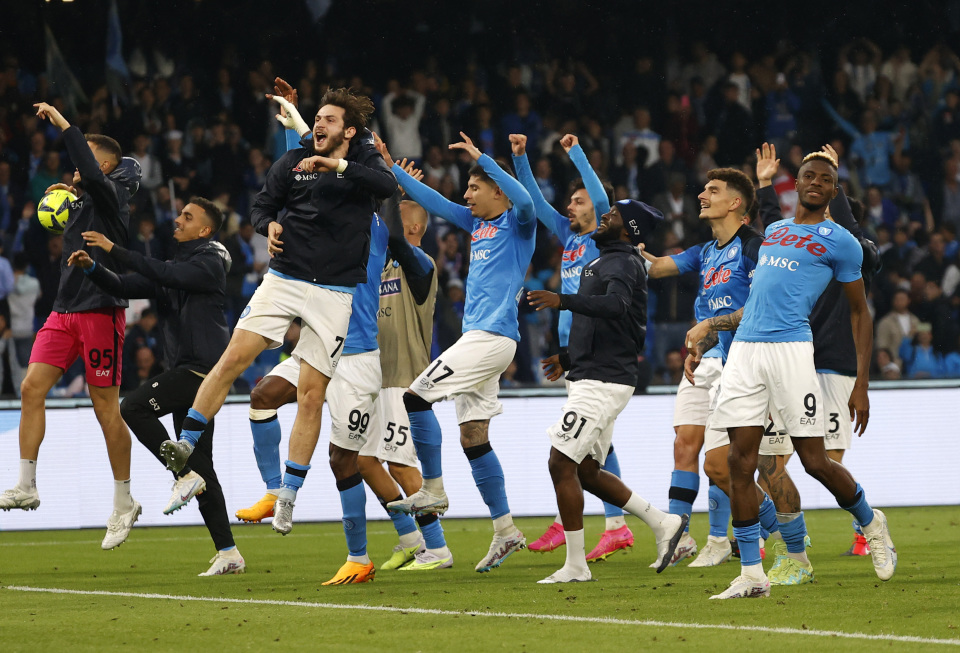 广东球迷呼声震耳欲聋（广东球迷呐喊震天动地）