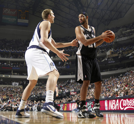 3300万观众疯看！保罗约书亚大战收视封神？一对比泰森那场，直接被秒成渣...（3300万观众狂追！保罗对决约书亚收视爆表？与泰森之战相比，高下立判）