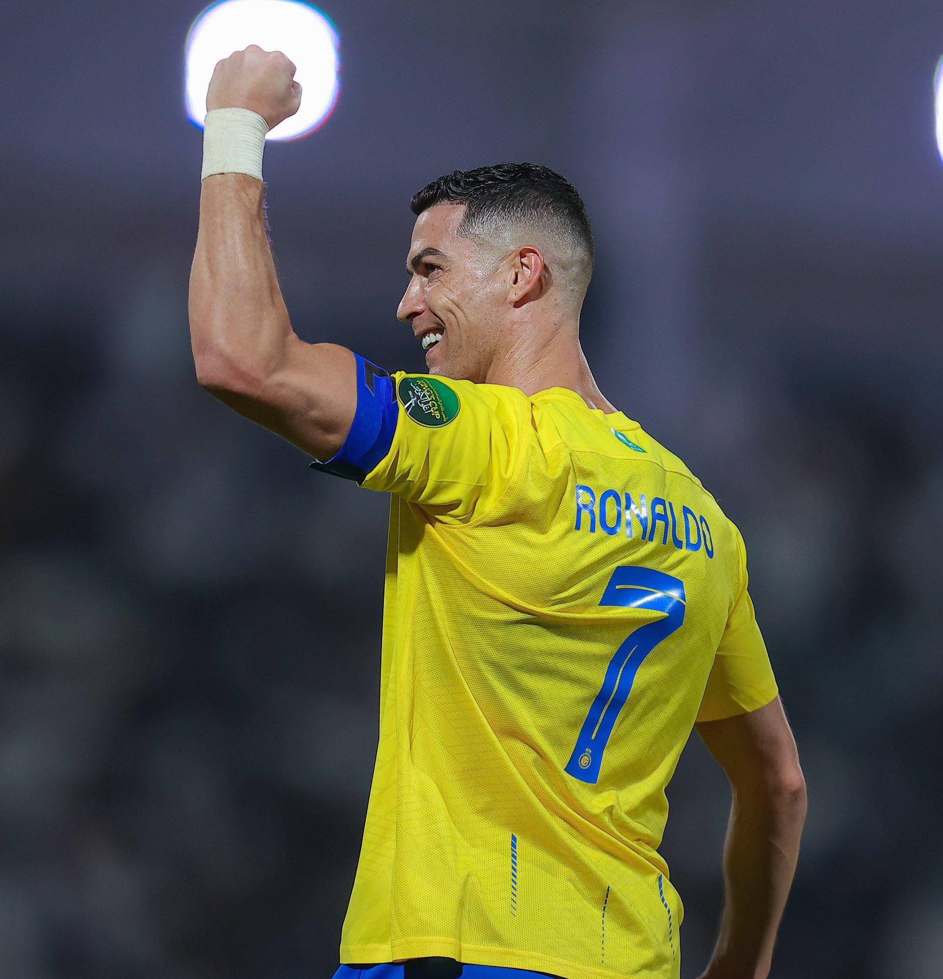 2025／26赛季英超：赛程密集应对策略！切尔西将进行阵容轮换（英超2025／26赛季赛程紧凑，切尔西将启用阵容轮换方案）