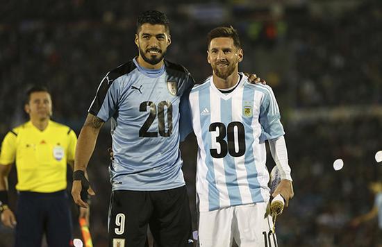 布威：小内姆哈德能利用体型优势突破对手 我和他的搭档很有趣（布威：小内姆哈德借身材优势强突对手，我与他的配合颇有趣味）