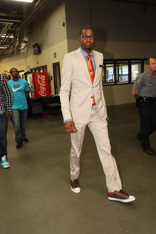 莱切vs都灵首发：斯图利奇领衔！弗拉西奇、亚当斯、贝里沙在列（莱切对阵都灵首发出炉：斯图利奇领衔，弗拉西奇、亚当斯、贝里沙入选）