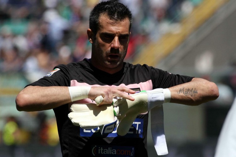 斯卢茨基：这是于汉超生涯最后一场比赛，明年加入申花教练组（斯卢茨基：于汉超完成生涯谢幕战，明年将加入申花教练组）