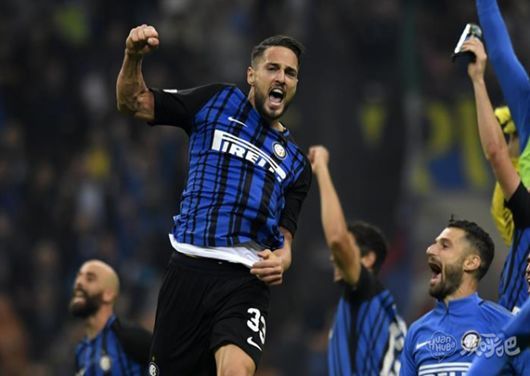 西甲榜首之争白热化（西甲榜首之争愈演愈烈）