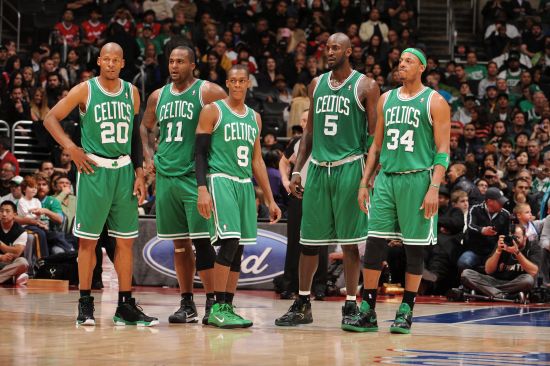 拉菲尼亚安慰弗里克？记者：输切尔西后弗里克感到精疲力竭（记者称：负于切尔西后弗里克疲惫不堪，拉菲尼亚上前安慰）