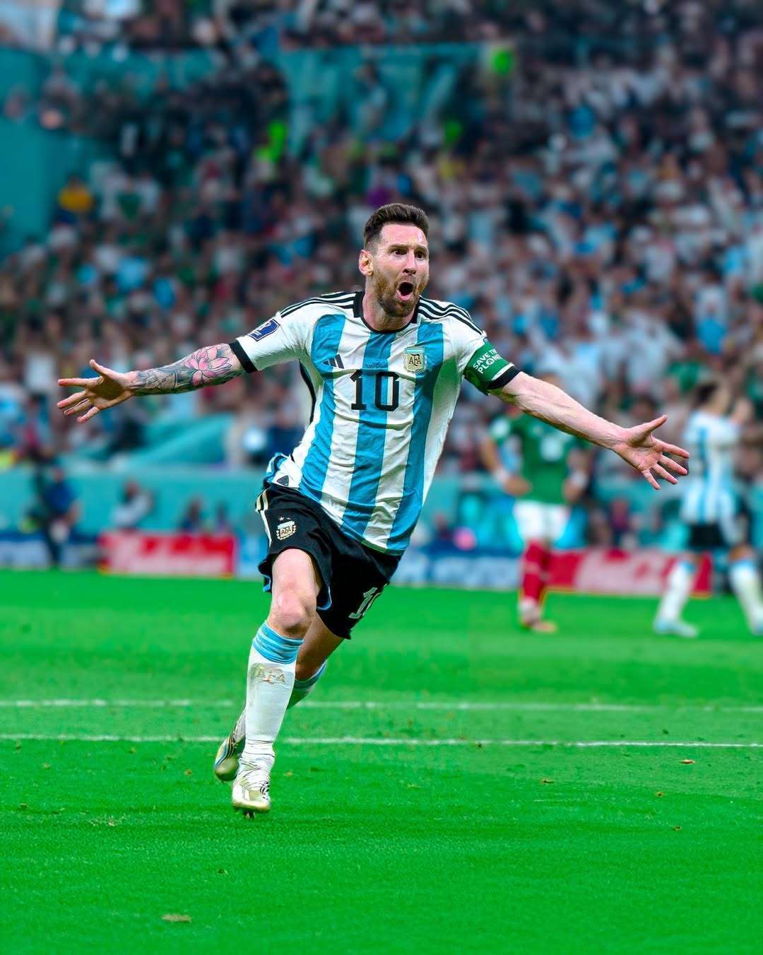 卡拉格向萨拉赫致歉：若惹你不高兴了我道歉，但你也得守规矩（卡拉格向萨拉赫道歉：若让你不悦我认错，但规矩同样要遵守）