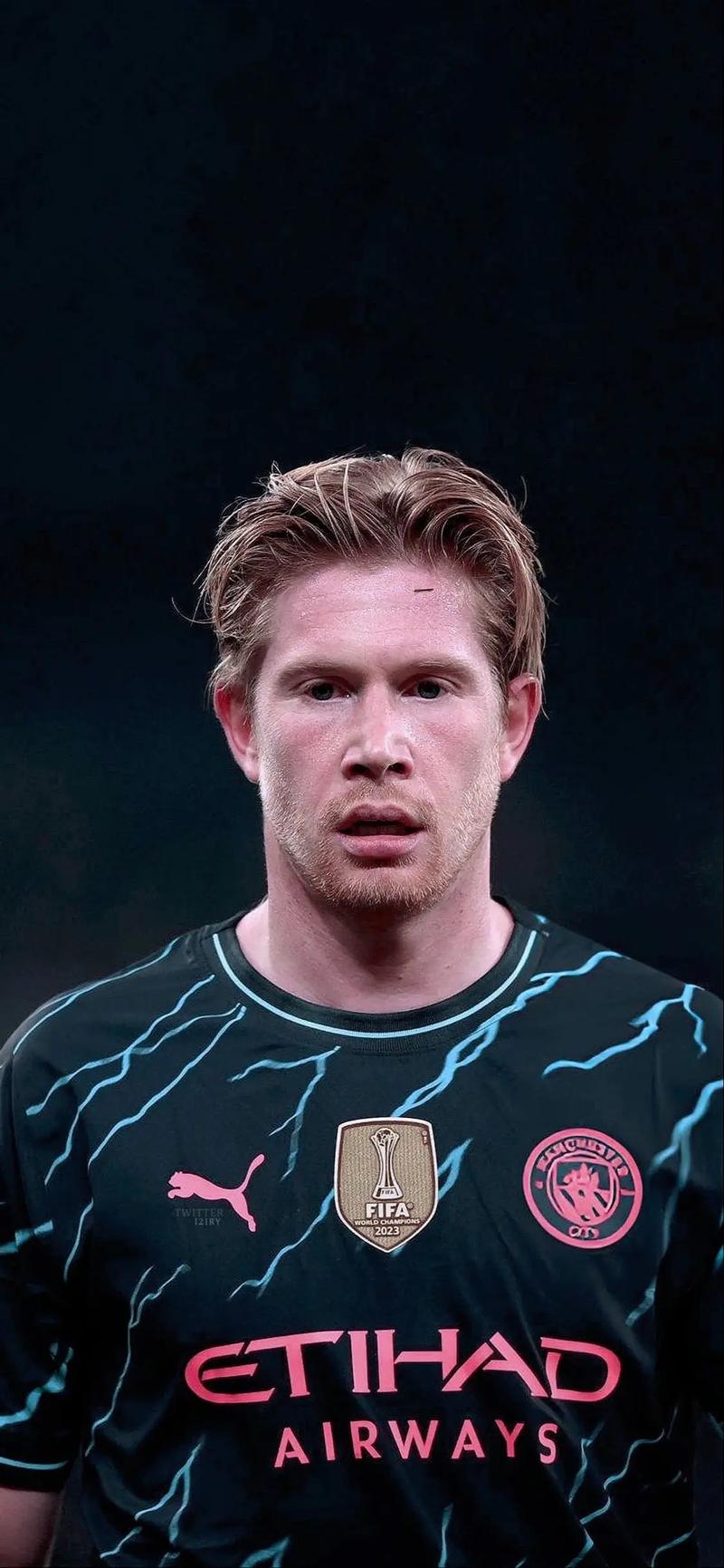 B费助攻梅开二度！英超56助超斯科尔斯独享曼联队史第四（B费用助两次！英超助攻达56次，超越斯科尔斯独占曼联队史第4）