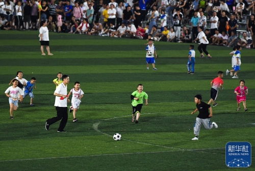 约基奇21+10+9砍下准三双，目送对手晋级淘汰赛（约基奇21分10篮板9助攻准三双难救主，对手挺进淘汰赛）