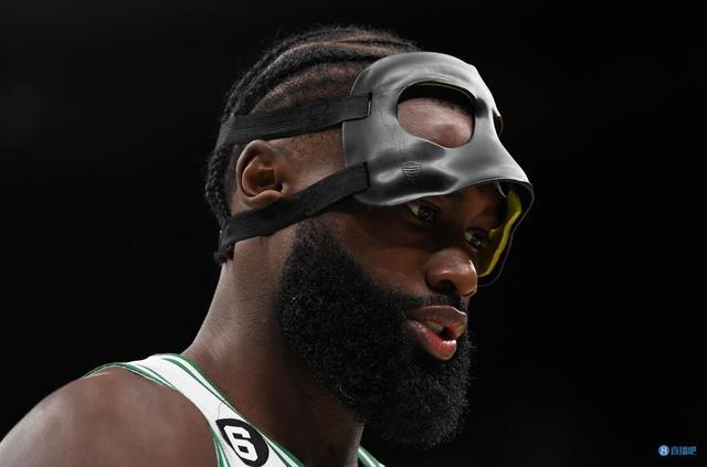 NBA：湖人惨遭大逆转 詹姆斯无力回天（NBA：湖人被逆转，詹姆斯难挽败局）