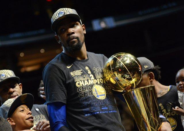 米切尔：今天失利的责任在我，球队打得差所以被主场球迷嘘（米切尔自责今日输球：球队表现不佳招致主场嘘声）