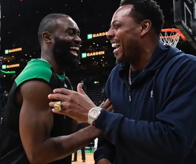 记者：罗马联系法比奥-席尔瓦团队，但若吉拉西离队他将留下（记者：罗马已接洽法比奥-席尔瓦团队，若吉拉西离队席尔瓦将选择留队）