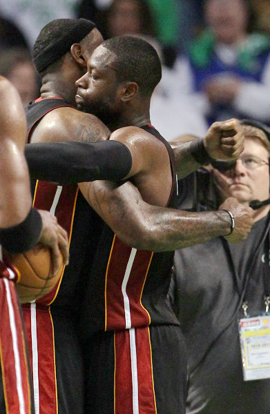 曼联vs西汉姆联前瞻：齐尔克泽重拾信心 红魔主场无惧铁锤帮（曼联迎战西汉姆前瞻：齐尔克泽状态回升，红魔主场底气十足）