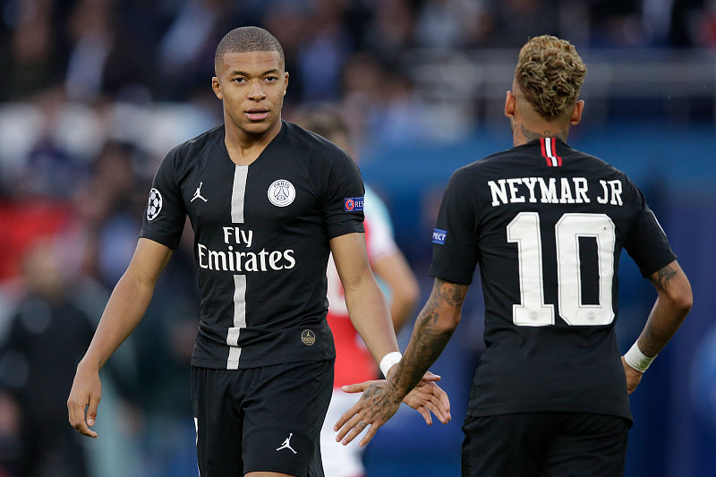 TA：拜仁不太可能6500万欧买断雅克松，切尔西认为他价值很高（TA：拜仁以6500万欧买断雅克松希望渺茫，切尔西对其估值颇高）