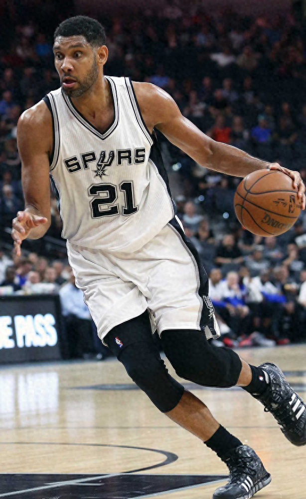 状态不佳！詹姆斯半场9投2中仅得4分，湖人领先9分（手感冰冷！詹姆斯半场9投仅2中拿4分，湖人领先9分）