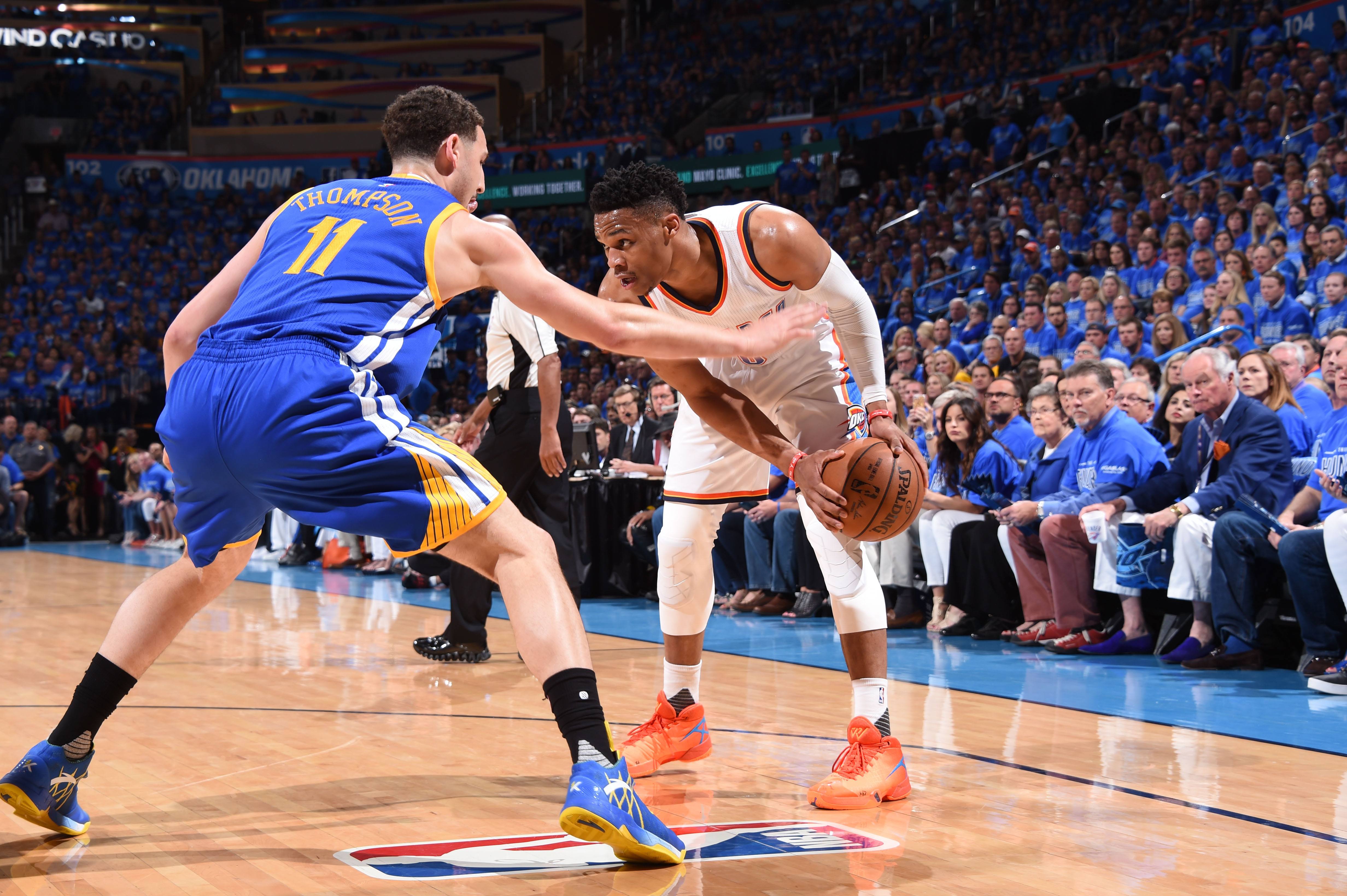 群雄争霸，意甲连续第二年至少4支排名前列的球队相差2分以内（混战升级：意甲连续两年至少四强积分差不超2分）