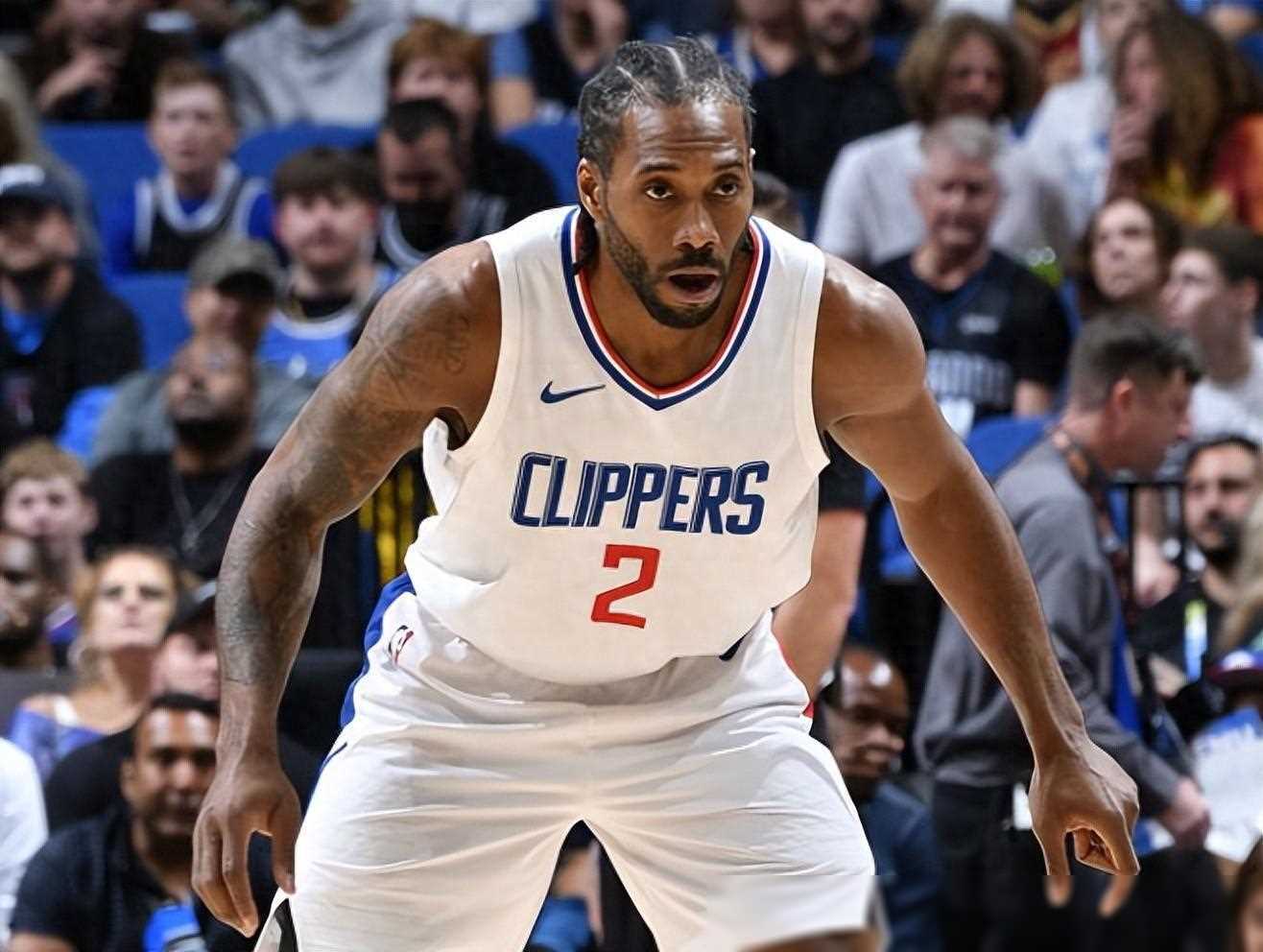 欧冠半场：艾尔尤努西开场70秒闪击，比利亚雷亚尔0-1哥本哈根（欧冠半场：哥本哈根暂1-0领先比利亚雷亚尔，艾尔尤努西开场70秒建功）