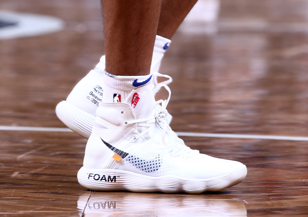 TA：巴萨伤病激增&体能改革失效，引发更衣室不满与矛盾升级（TA：巴萨遭伤病潮夹击，体能改革未见成效，更衣室不满升级）