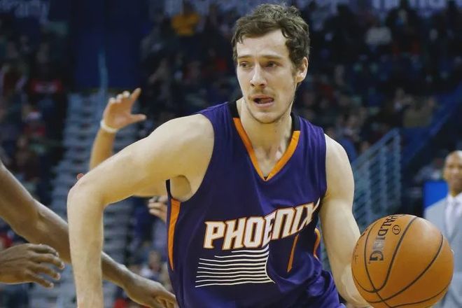 霍勒迪在比 霍勒迪在比