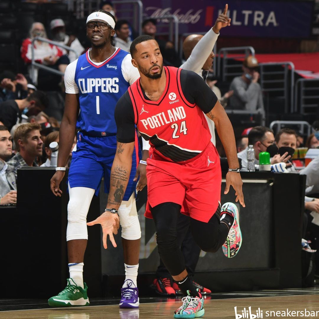 在现代篮球 在现代篮球