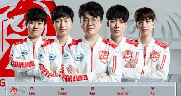 都充满了悬 都充满了悬